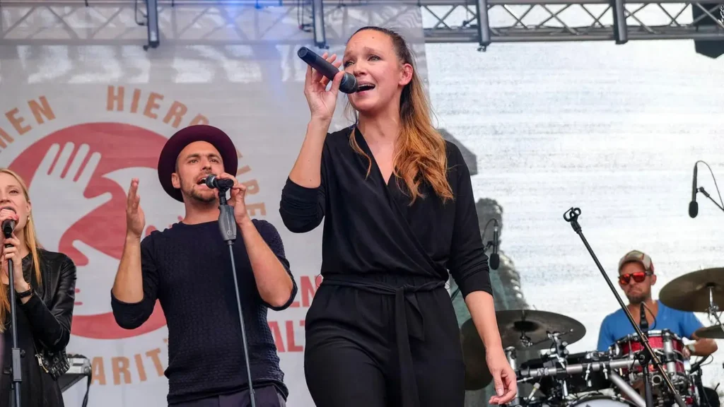 Hintergrund zu Carolin Kebekus und Max Mutzke