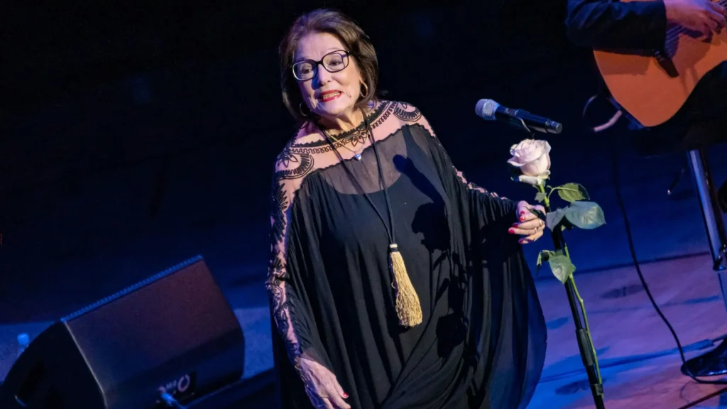 Nana Mouskouri krank