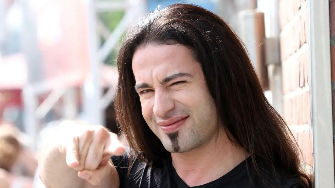 Bülent Ceylan Vermögen 2025: Einkommen, Karriere, Privatleben & Tagesablauf des Comedy-Stars