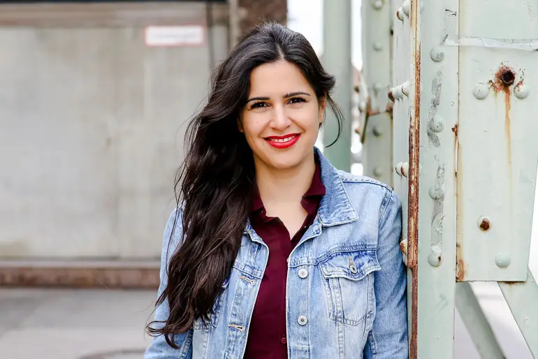 Donya Farahani: Biografie, Karriere, Tagesablauf & Ernährung der einflussreichen deutsch-iranischen Journalistin