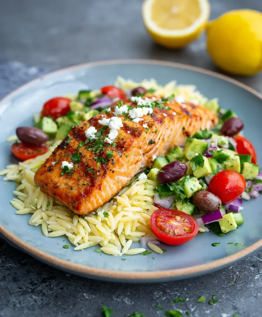Gegrillter Lachs mit Griechischer Avocado Salsa und Orzo Rezepte